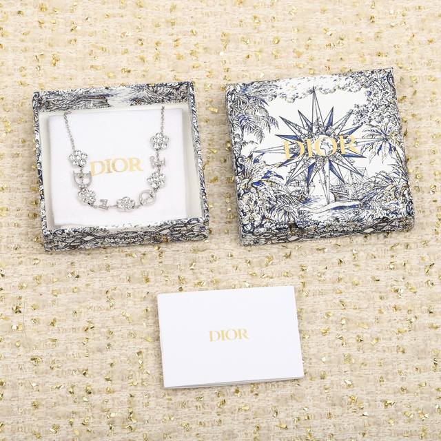 207845 We produce a large number of inquiries from customers. D small flower nec