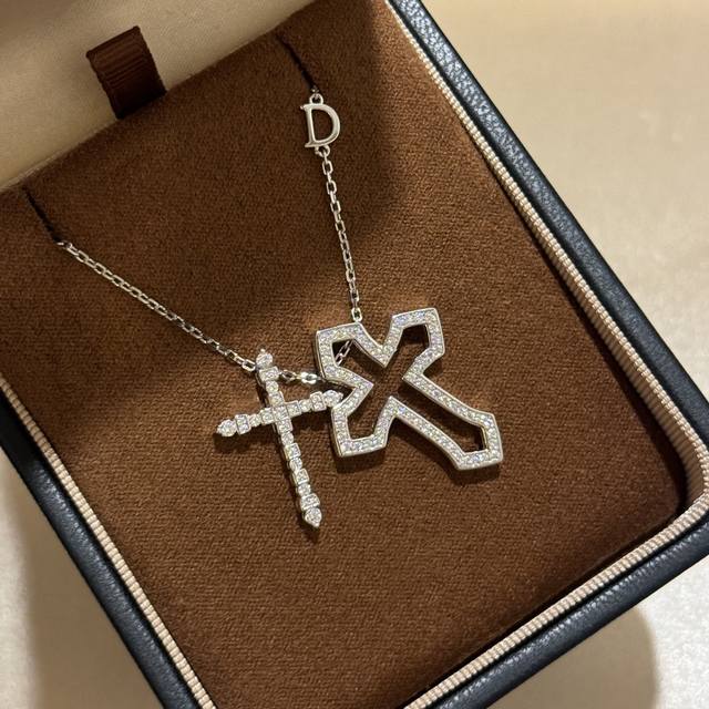 A5833 New double-layer cross necklace from a major European and American brand,
