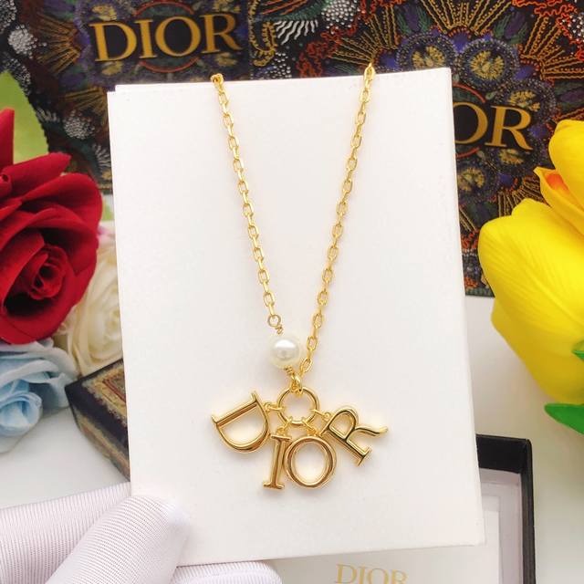 Number Dxl0173 necklace Dior necklace silver Dior letters full of personality an