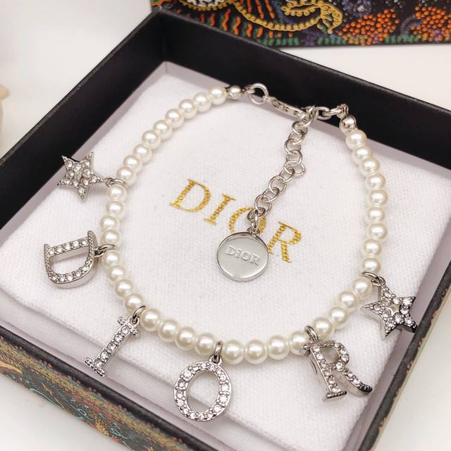 No. Dsl0140 Dio* latest silver pearl letter bracelet consistent Zp brass materi