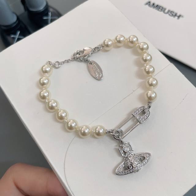 High-quality details as shown in the picture, a pin-shaped planet pearl bracelet