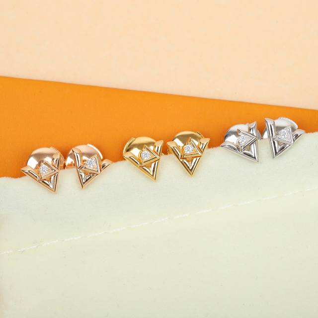 205027 Our Volt earrings are priced at 20900+. Custom 18K gold and diamond versi