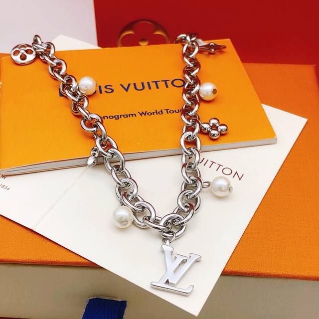 No. Lxl0220 Lv* Latest silver pearl necklace consistent Zp brass material