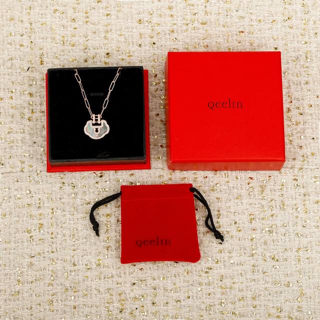 250448 We offer a large Ruyi lock necklace, customizable with real gold and diam