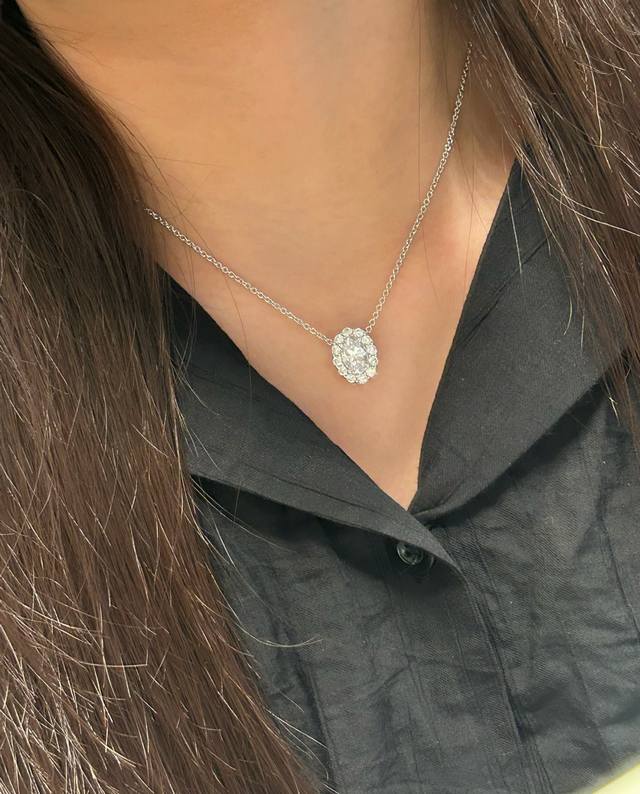 Colored Gemstone: 925 The most exquisite imported custom white diamond oval nec