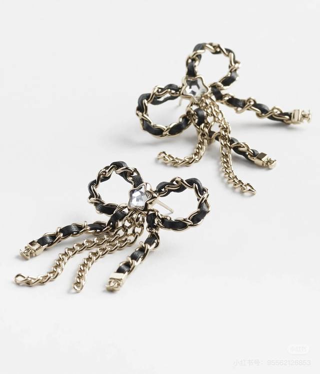 25B leather chain bow tassel earringswith light gold as the main color, super ve