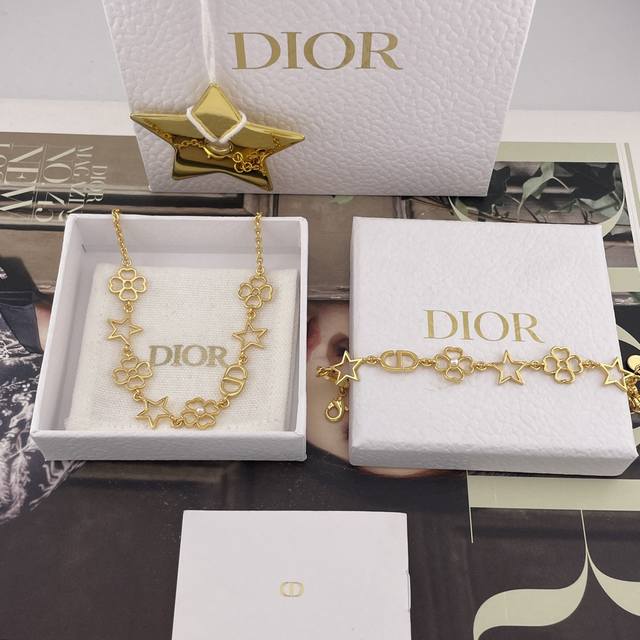 Necklaces and Bracelets We offer a D hollow multi-leaf clover bracelet. Necklace