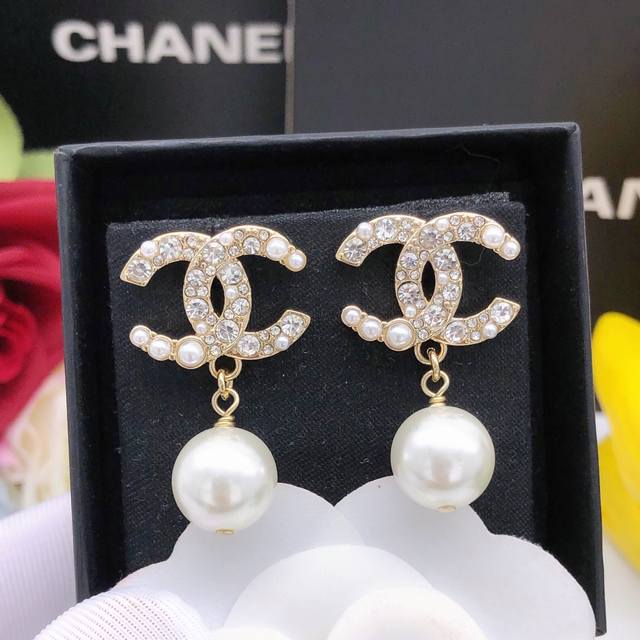 Number Xed0202 Ch Nel Classic Double C Millet Pearl with Pearl Diamond Double C