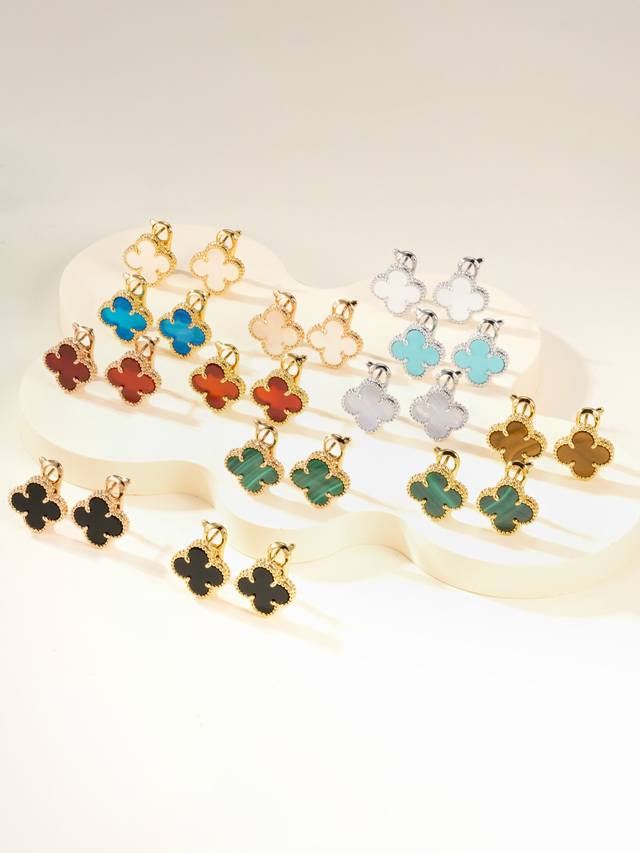 Malachite, other colors available Four-leaf clover medium earrings are a must-ha