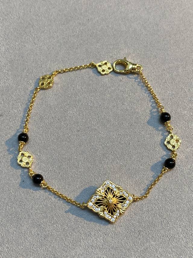 V Gold Material Seiko Buccellati Black Onyx Opera House Single Flower Bracelet