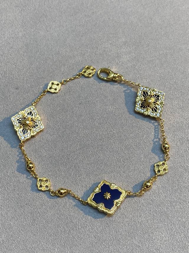 V Gold Material Seiko Buccellati Blue Chalcedony Opera House Three Flower Bracel