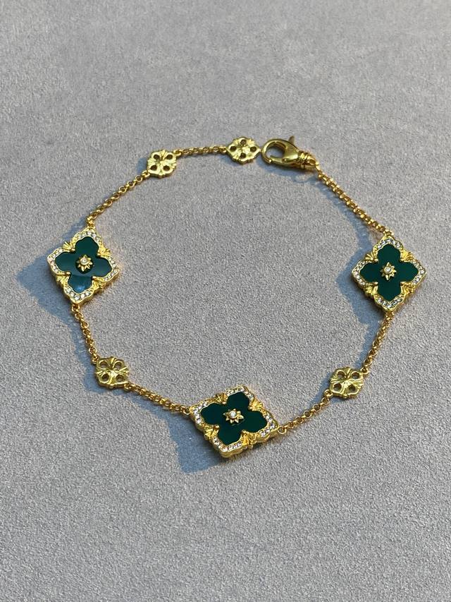 V Gold Material Seiko Buccellati Malachite Diamond Three Flower Bracelet
