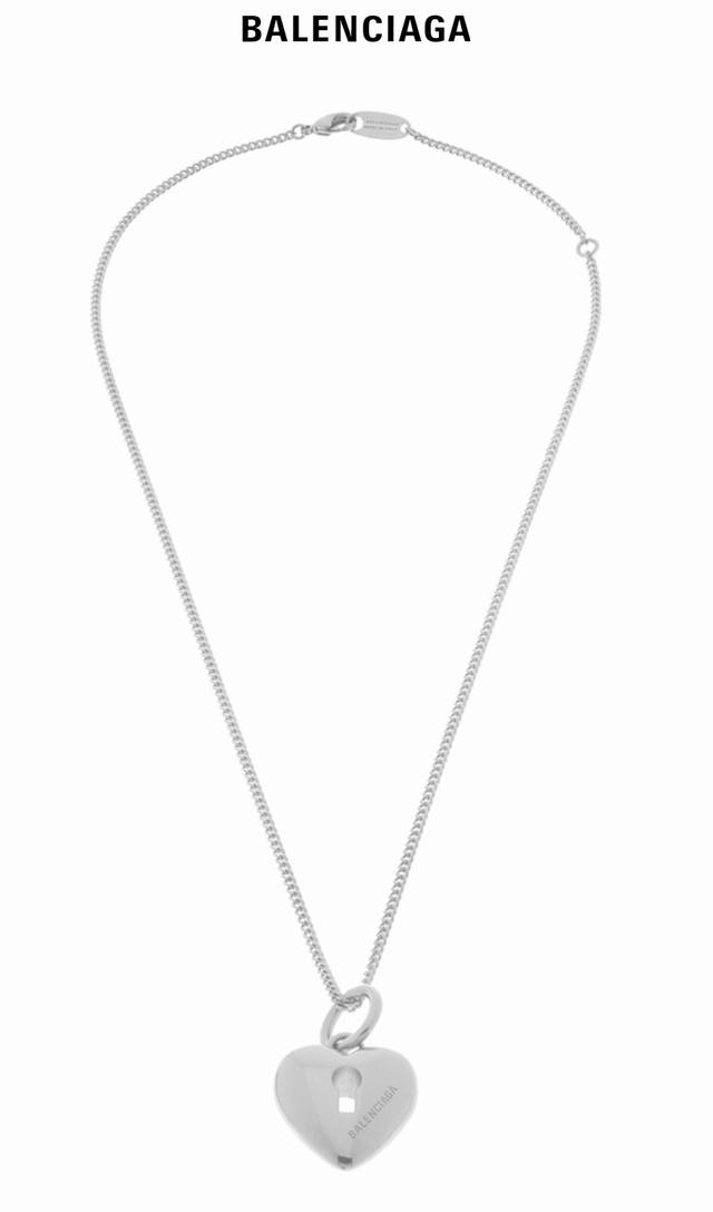 Balenciaga necklace is simple and elegant with rich gold texture, it looks grea