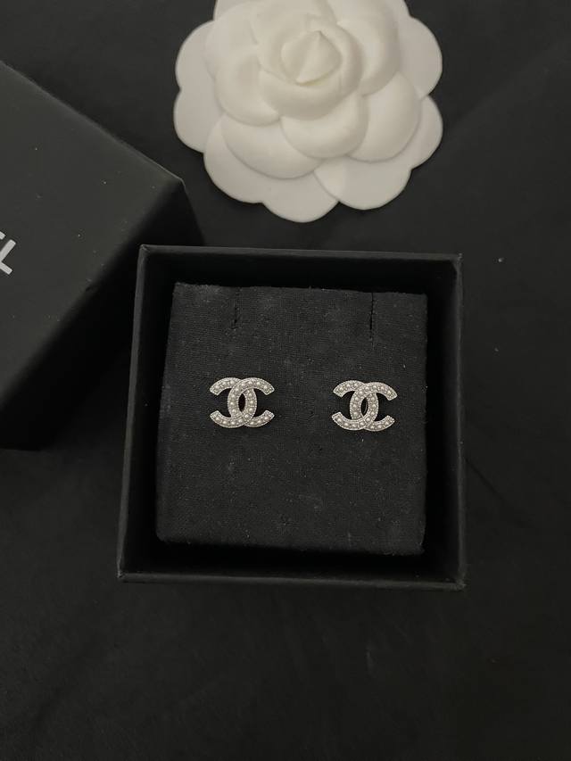 Mini silver pearl earrings Ch*Nel classic mini pearl Cc earrings consistent Z ba