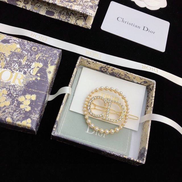 Dior Dior's new CD hairpin is of the same quality as the counter, made of flavon