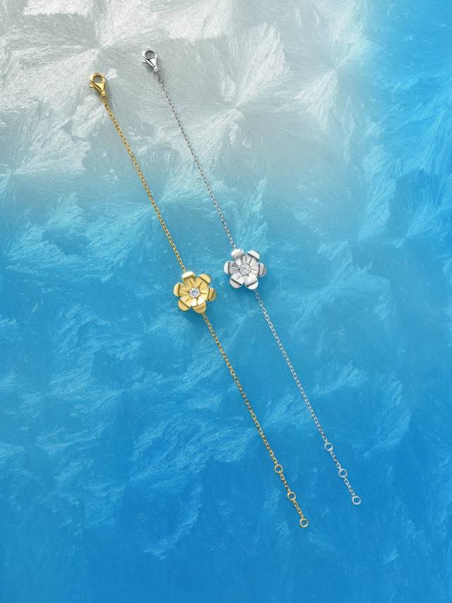 We produce in large quantities and are open to inquiries. This colored gemstone