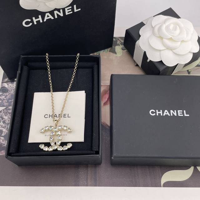 We're featuring a heart-shaped diamond necklace from Swarovski, priced at 5900!