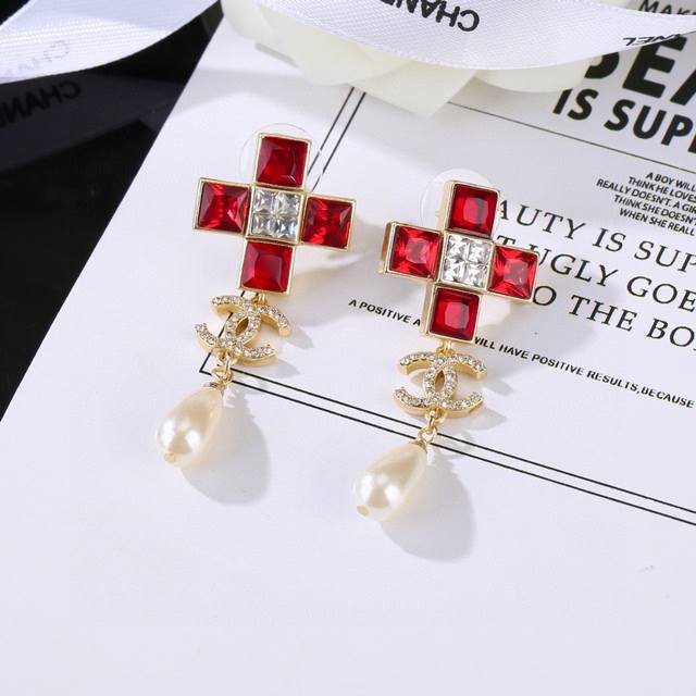 Chanel's new colorful earrings are made with great care in every detail. This de