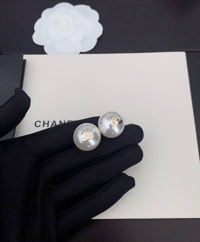 Ch*Nel classic single pearl earrings Z batch brass material pure handmade high-e
