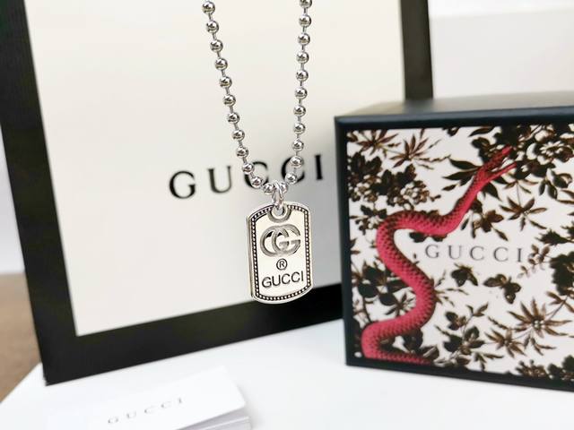Gucci beaded square necklace with personalized double G logo engraved on the squ