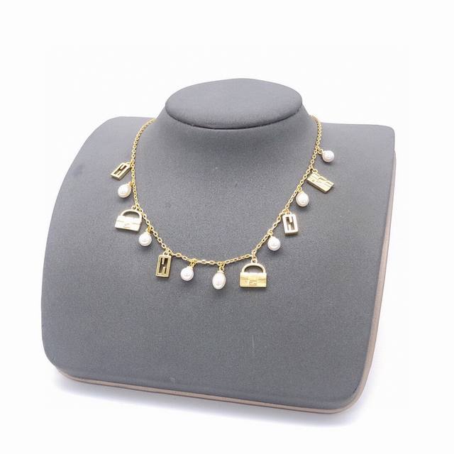 No. Fdxl0005 Fendi bag necklace