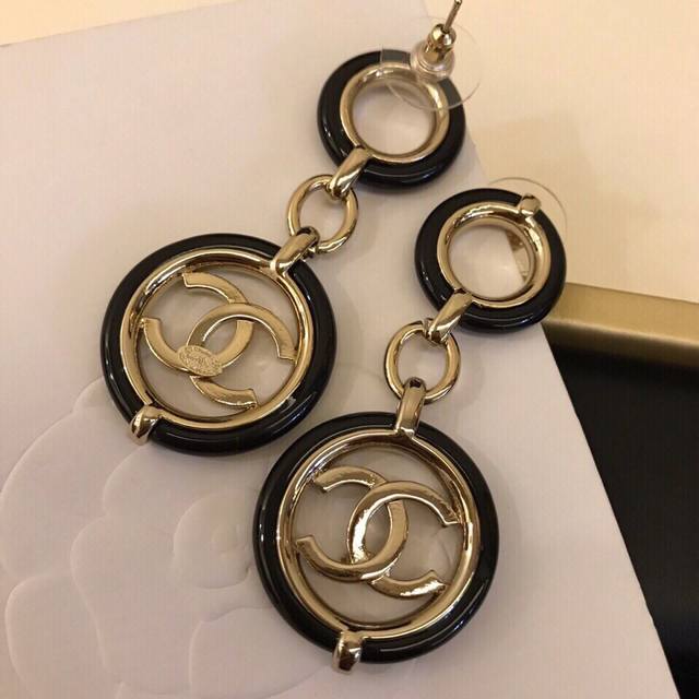 Chanel new earrings original brass small top original single quality, the highes