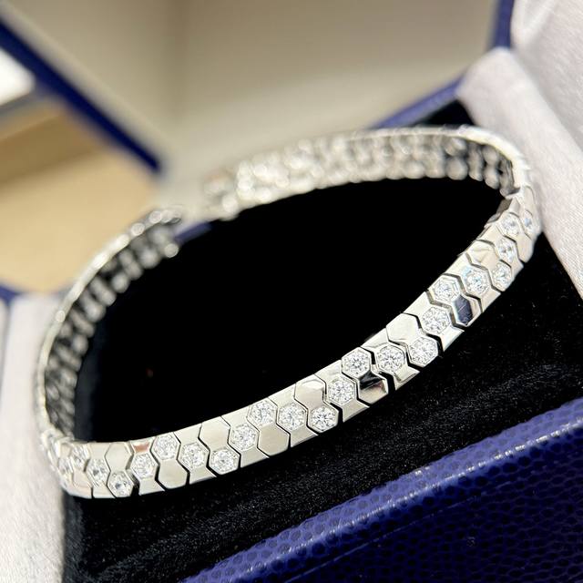 A5199 Chaumet's new wave honeycomb bracelet is a luxury, high-end custom bracele