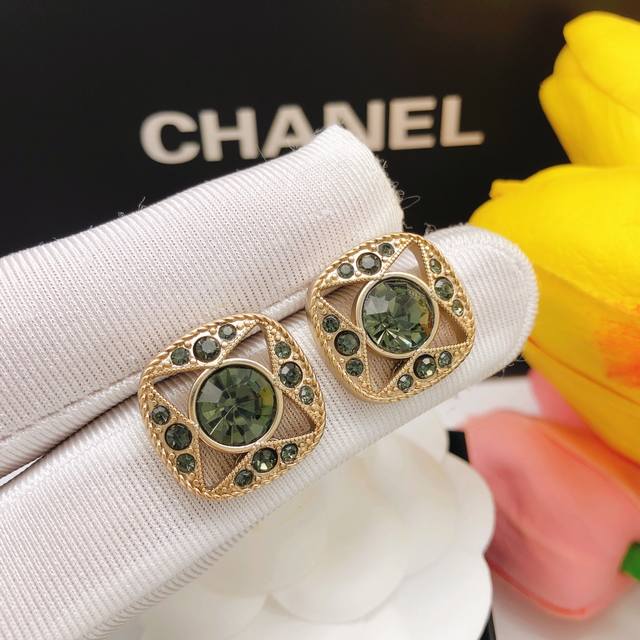 No. Xed0925 C hollow earrings square diamond