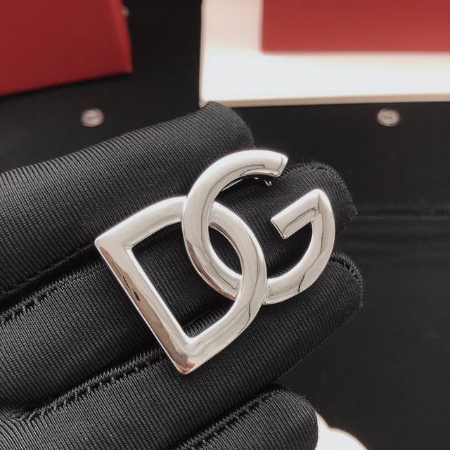 No.Dgxz0002 Dg*Latest model smooth brooch consistent Zp brass material