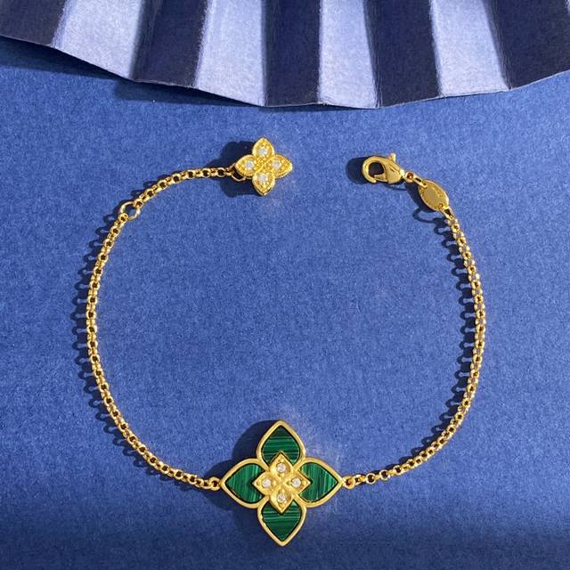 Roberto Coin Shell Agate Diamond-Set Rhombus Four-Petal Single Flower Bracelet M