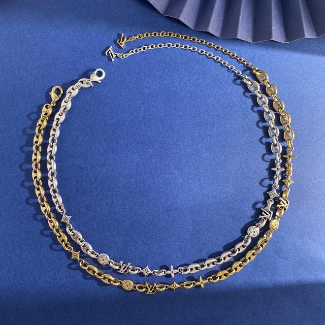 Necklace Lv Louis Vuitton new unisex retro design glossy Lv letter pig nose rou