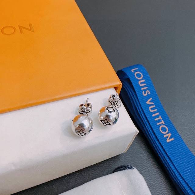 High-quality Louis Vuitton LV earrings, real photos of original goods, new model