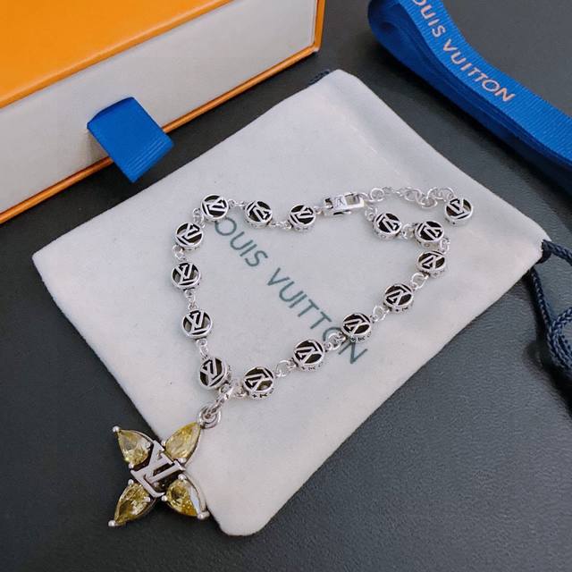 High-quality Louis Vuitton Lv bracelet, original goods, new counter model, retro