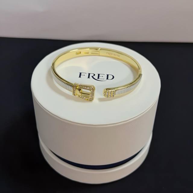 Popular Fred full diamond horseshoe buckle bracelet, classic and versatile, a m