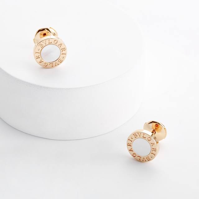 Baojia White Mother-of-Pearl Disc Earrings Suitable for both men and women, the