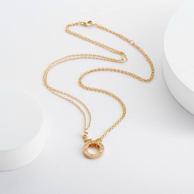 Kajia double chain small cake single diamond necklaceThe design is clever and un