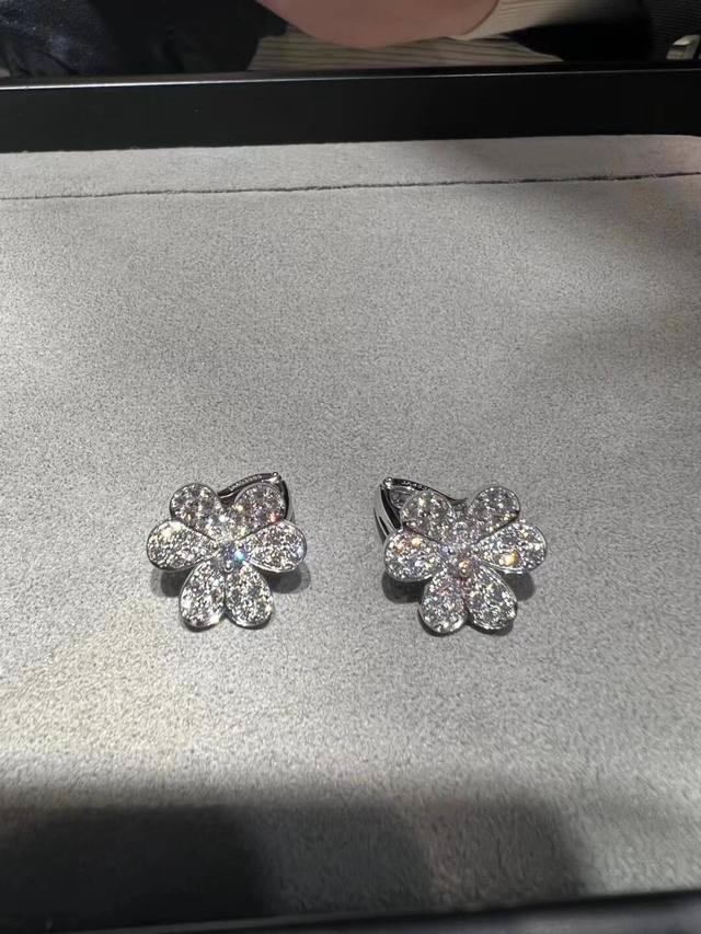 V gold material Vca clover full diamond earrings