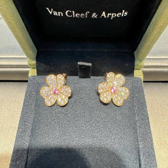 V gold material Vca full diamond clover earrings