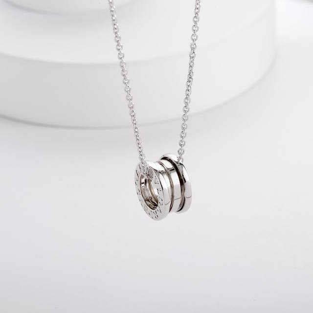 Bvlgari Mini Spring Diamond-Free Necklace The Bulgari spring necklace is truly