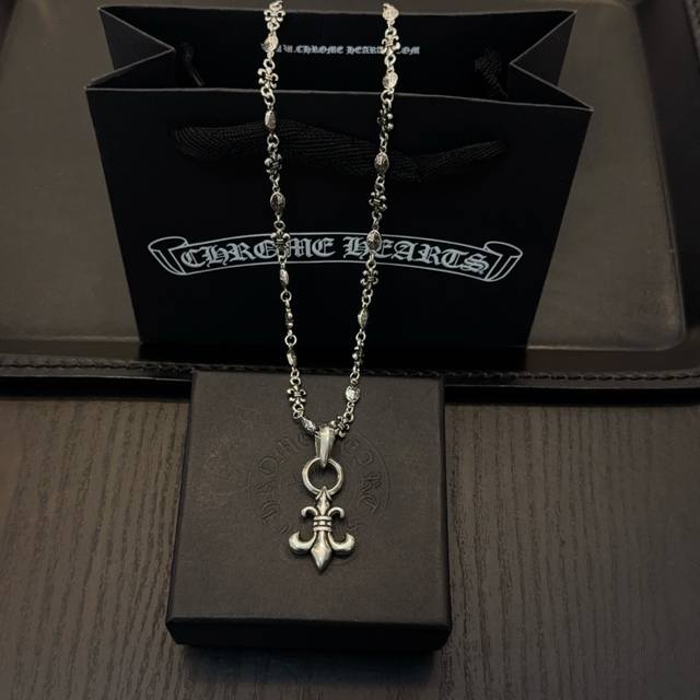 New counter quality Chrome Hearts classic retro cross flower necklace Scout flo