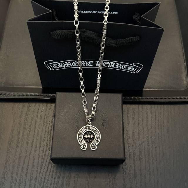 New counter quality Chrome Hearts classic retro cross necklace, horseshoe cross