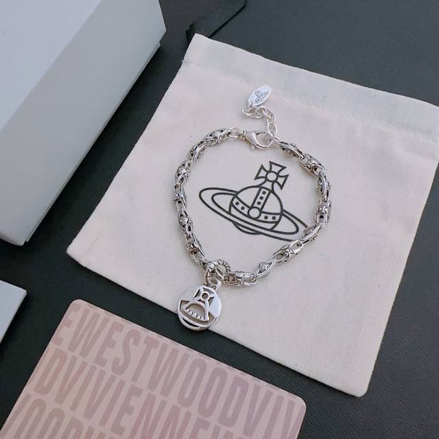 High-quality classic large Saturn bracelet, unisex, adjustable size. necklace. V