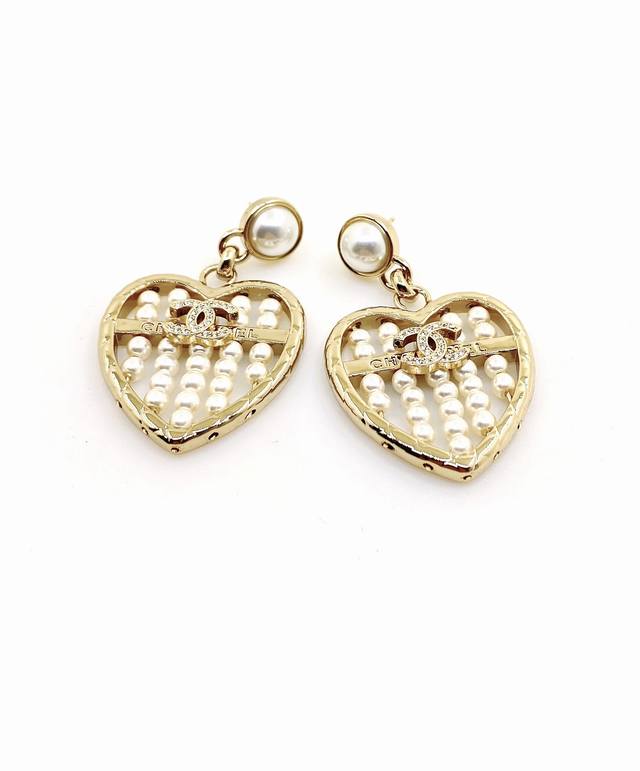 Ch*Nel latest love pearl earrings consistent Zp brass material