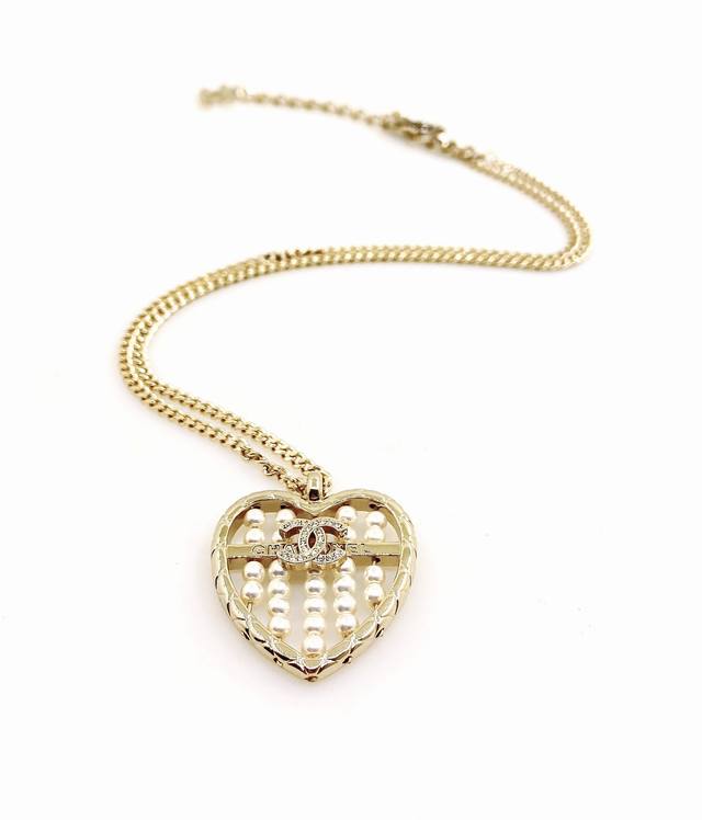 Ch*Nel latest love pearl necklace consistent Zp brass material