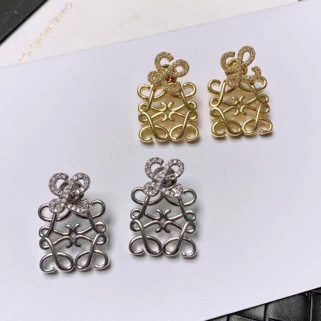 New Loewe full diamond earrings, multiple versions, original printed earrings.
