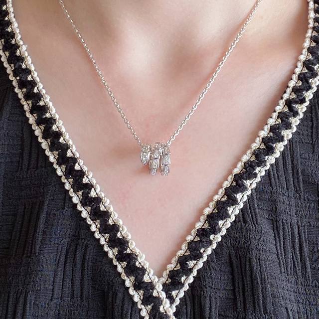 V Gold Bulgari high-end three-circle full diamond snake necklace, Zhenxiang seri