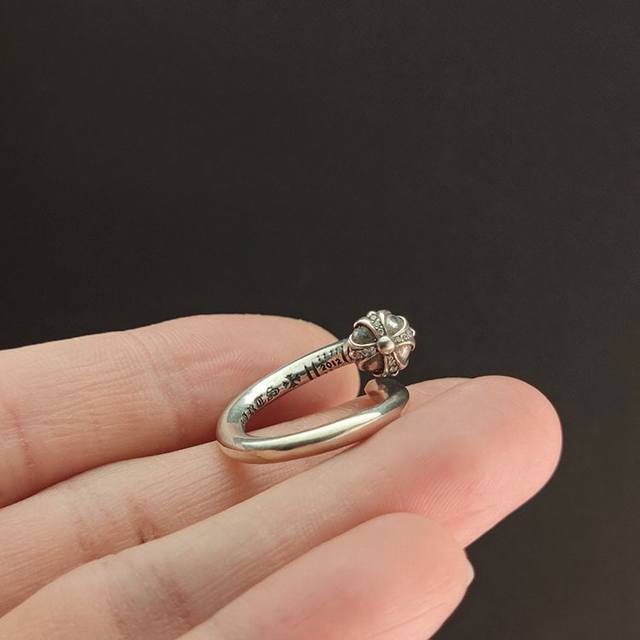 Croc nail ring white diamond hip-hop trend personality retro old star men and w