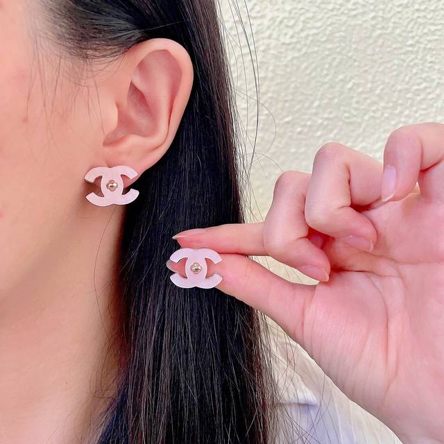 Chanel three-piece set, vintage Chanel double C earrings, original replica logo