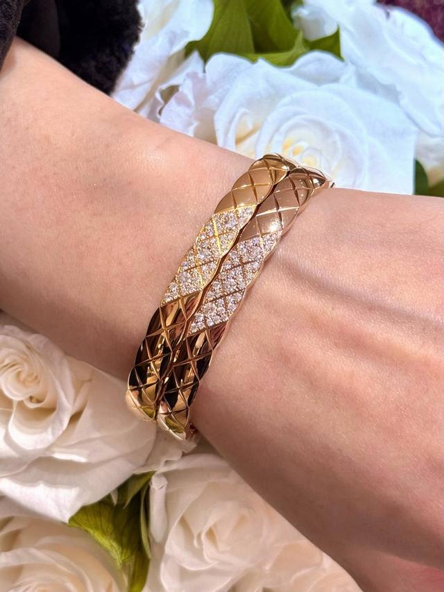 We offer a wide diamond-patterned bracelet with diamonds. For large quantities,