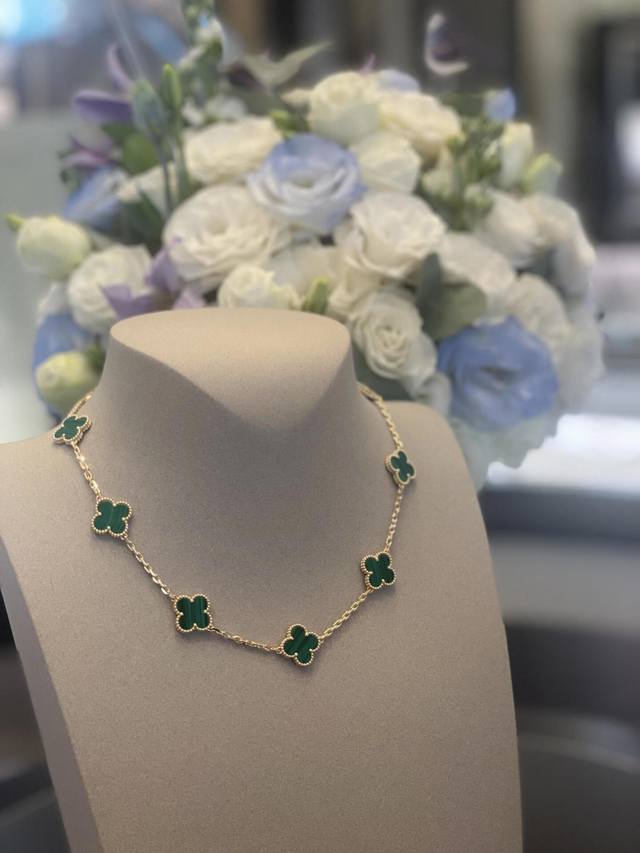 V gold material Vca natural malachite 10 flower four-leaf clover necklace
